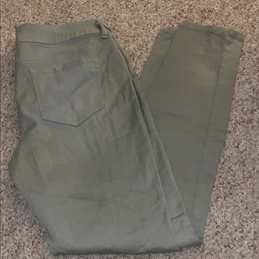 Maurices Olive Green Women's Pants size M R